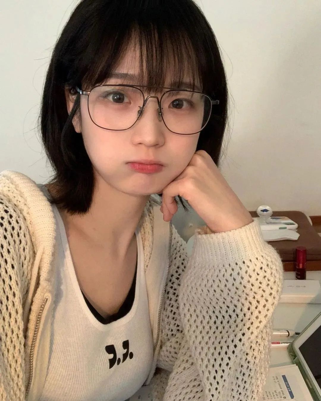 [仙女集]悦目是佳人，荷花羞玉颜