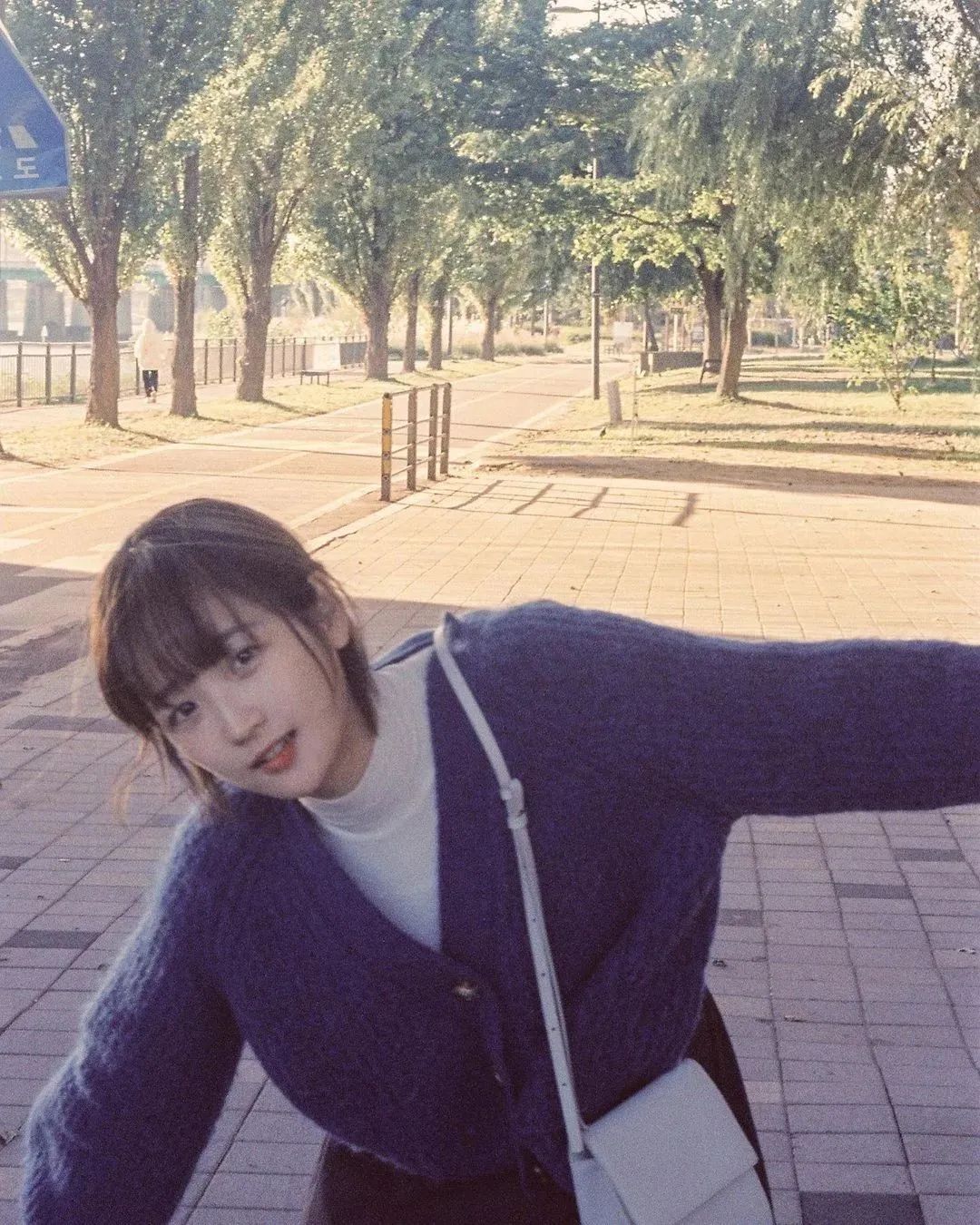 [仙女集]悦目是佳人，荷花羞玉颜