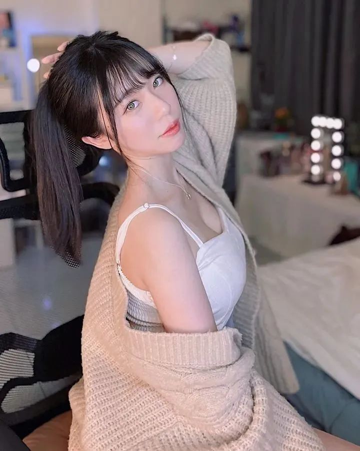 [仙女集]双眼秋波闪，酥胸玉兔颠，美艳若貂蝉