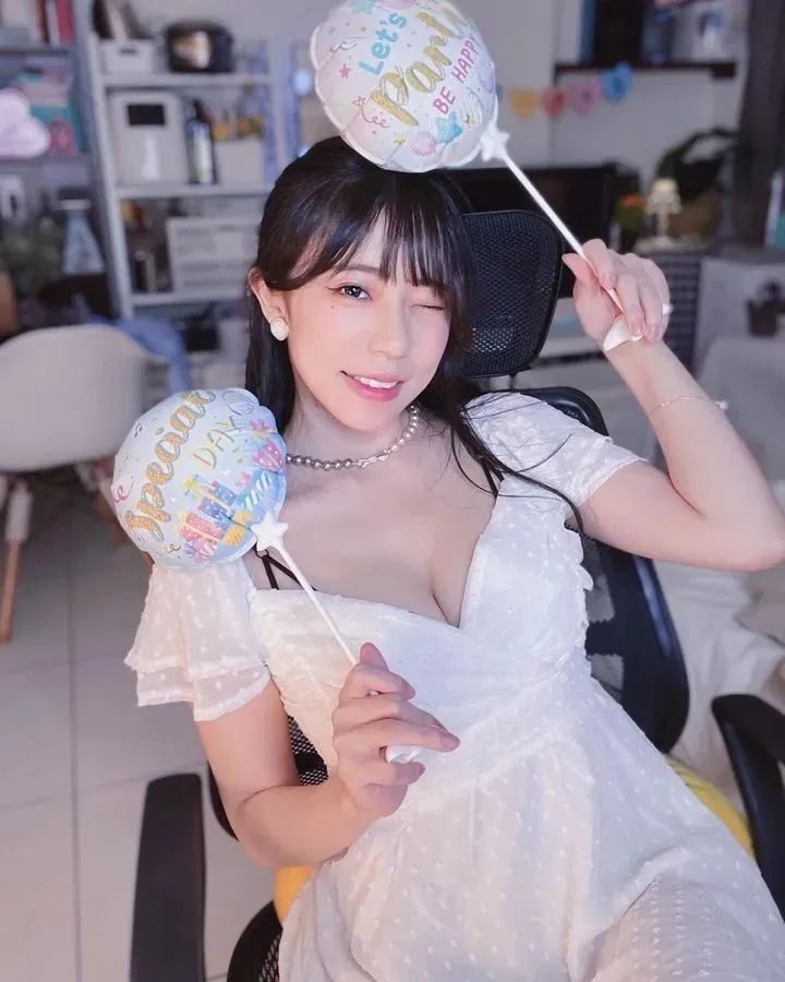 [仙女集]双眼秋波闪，酥胸玉兔颠，美艳若貂蝉