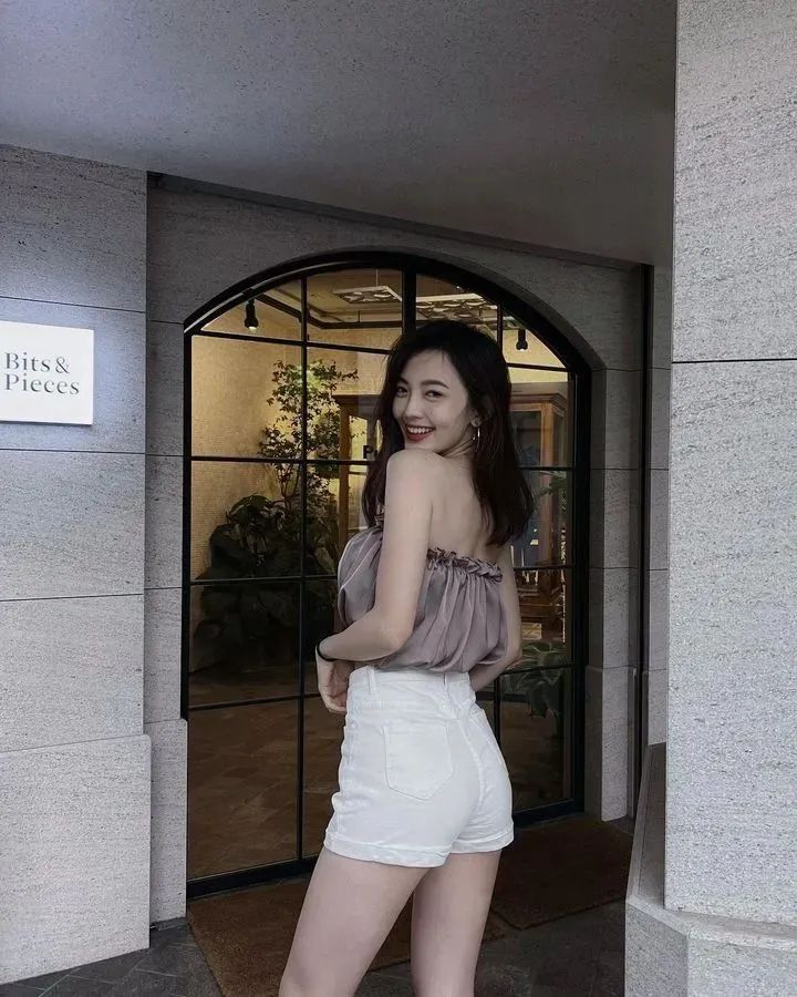 [仙女集]细看诸处好，人人道，柳腰身