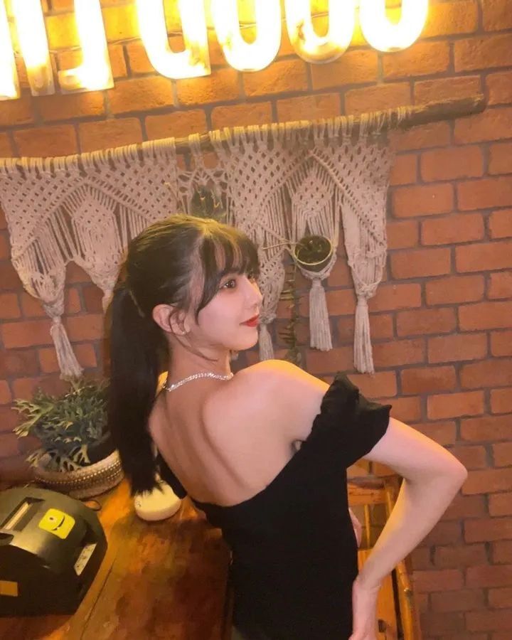 [仙女集]她腰身纤细如柳，如同旋律中高潮