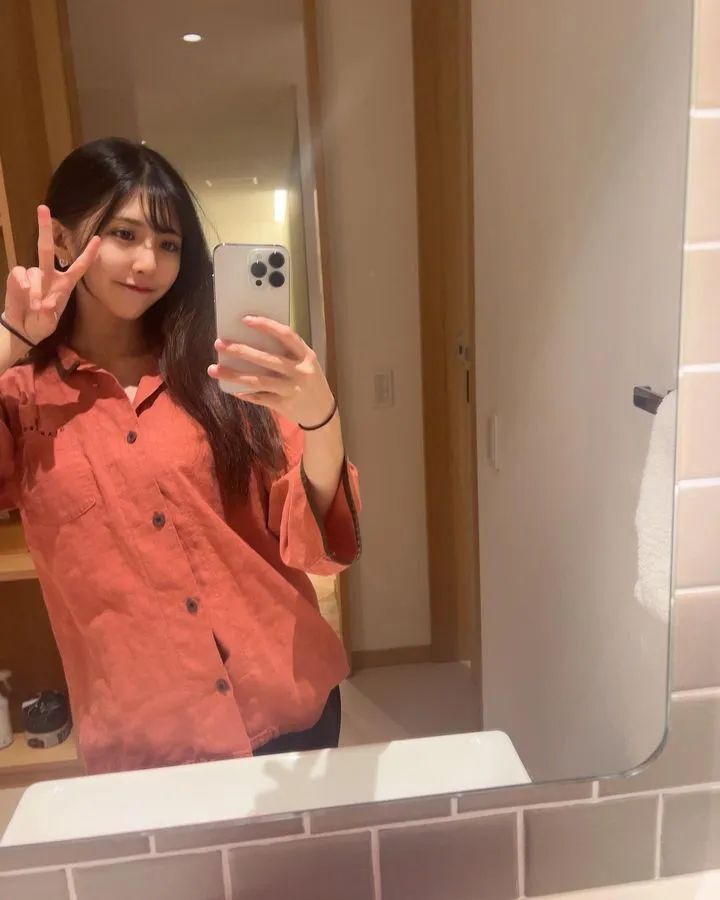 [仙女集]她腰身纤细如柳，如同旋律中高潮