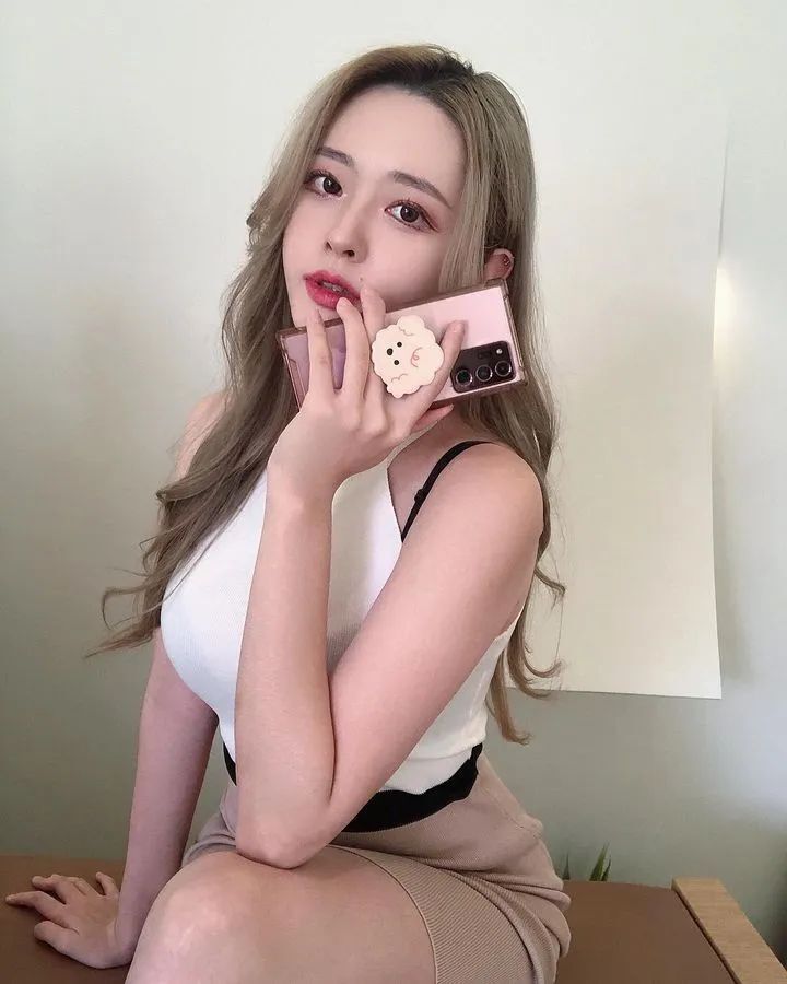 [仙女集]哪国美女，皮肤娇嫩，体态如此丰腴