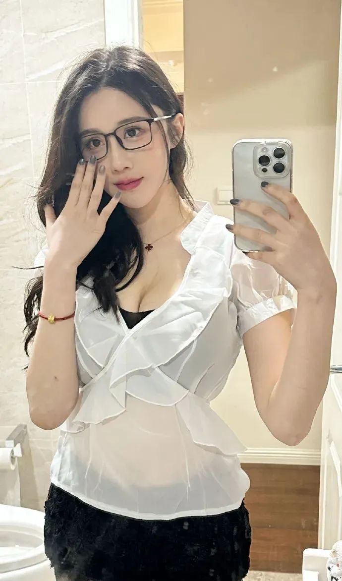 [仙女集]美女庆祝，哈登球迷，节日快乐！