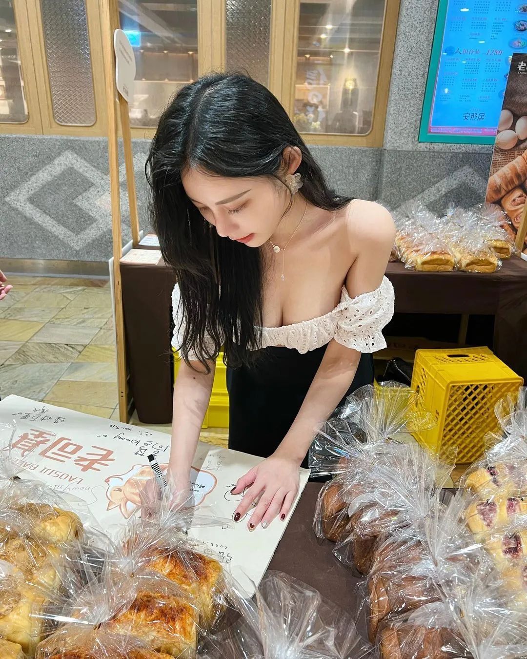 [仙女集]最甜奶茶妹，撩人小蛮腰