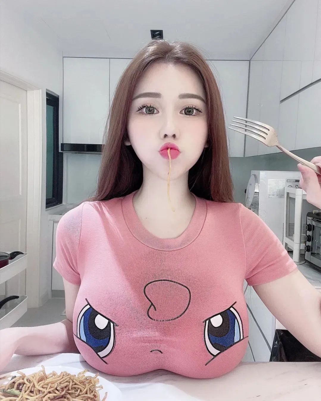 【美女壁纸】周甄娜，甜美迷人的马来西亚网红美女！