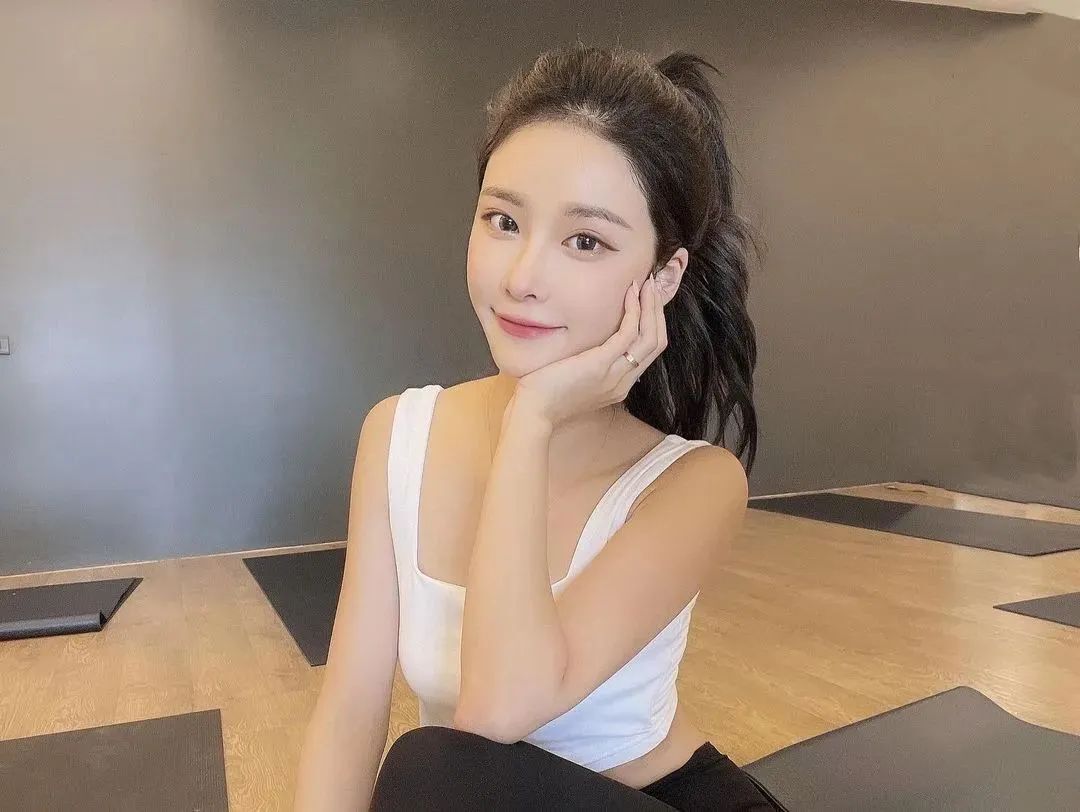 杨琪琪，她是台湾洪真英，“天菜”级别的网红美女！