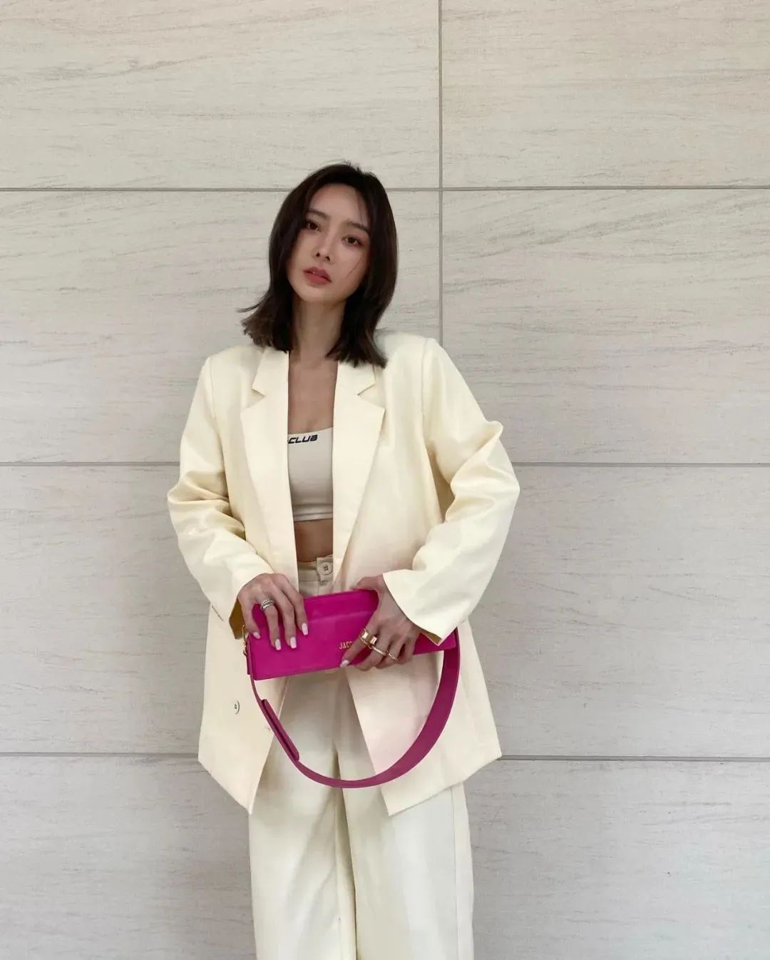 美女壁纸丨颜值和身材具佳的宝岛女神