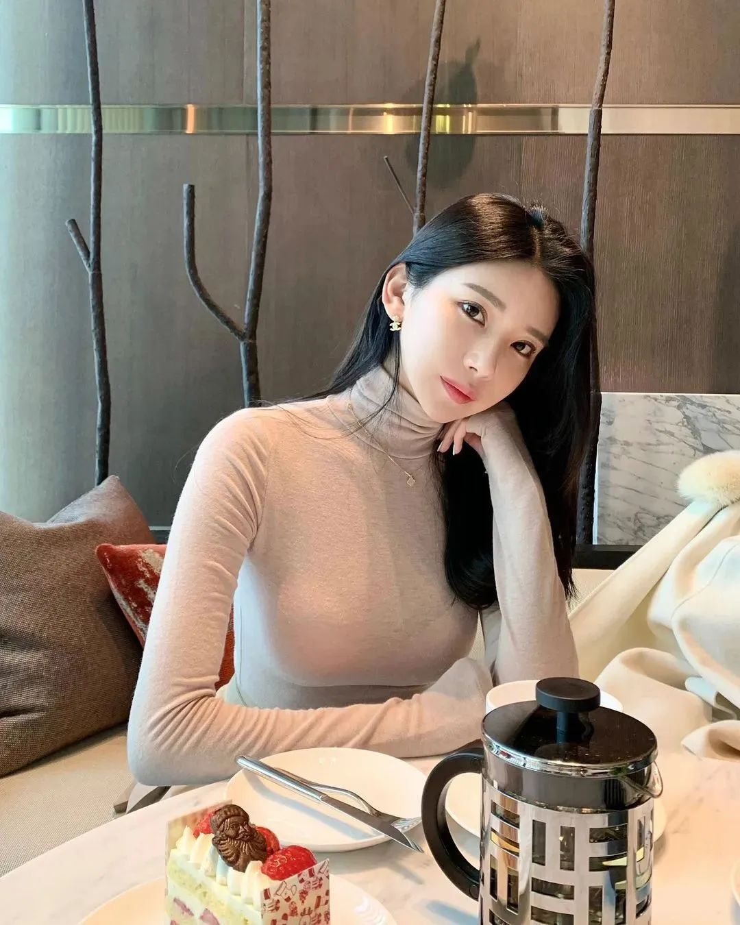 美女壁纸丨韩国网红jisoobae，神似金智秀的南韩的长腿女神