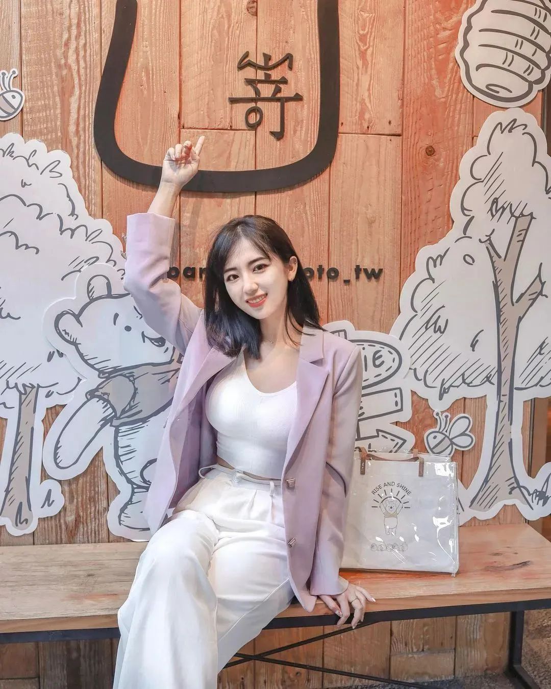 何蓁，清新脱俗的气质女神