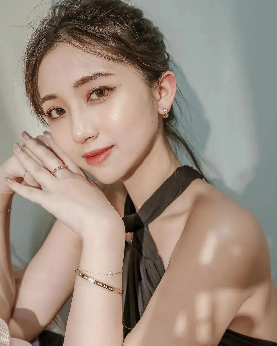 何蓁，清新脱俗的气质女神