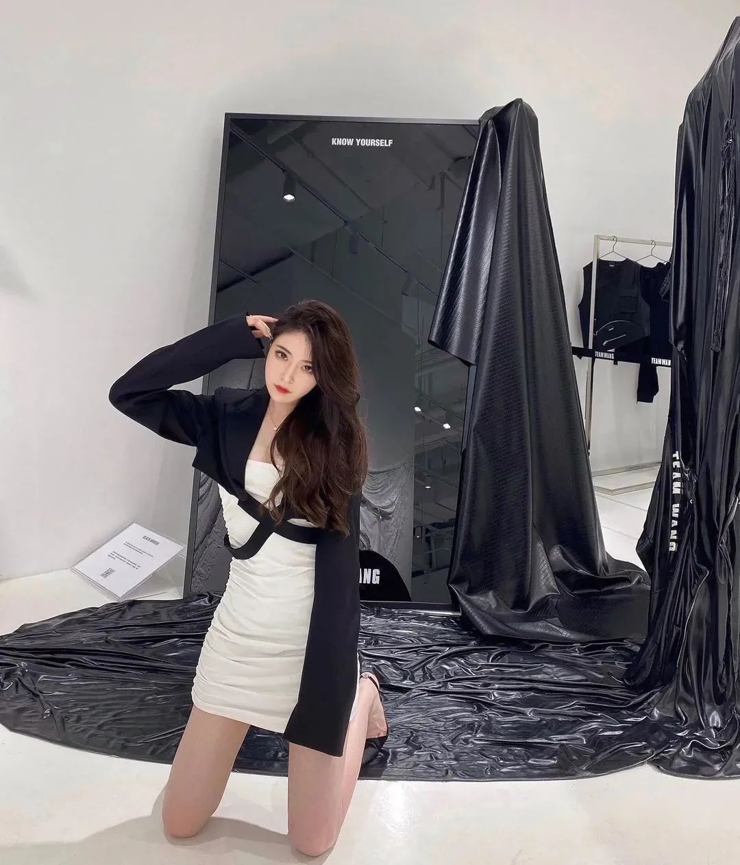 WHY，又甜又美的网红美女模特