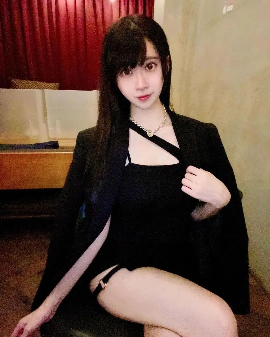 台湾网红蕾儿，辣度指数爆表的气质女神