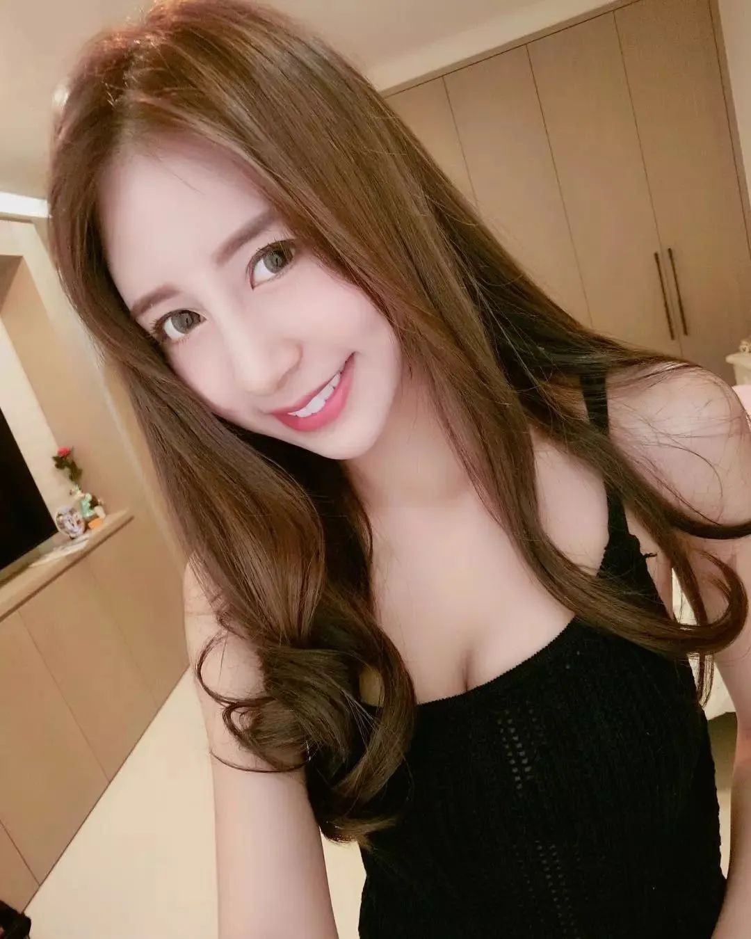 台湾最美空姐瑞塔儿，气质出众的甜美女神