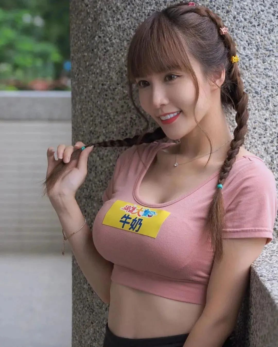 台湾网红王俪洁，甜美迷人的啦啦队女神