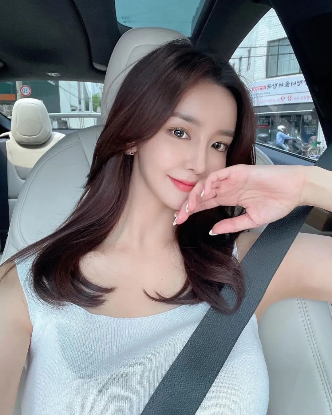 韩国网红young in leeeee，甜美迷人的韩国小姐季军得主