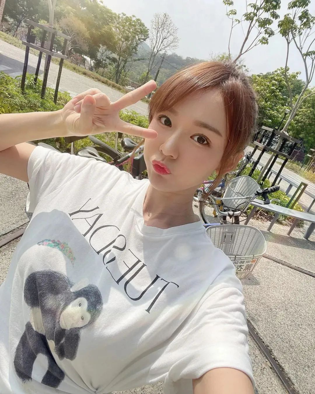 台湾网红林莎，甜美指度超标的元质美少女