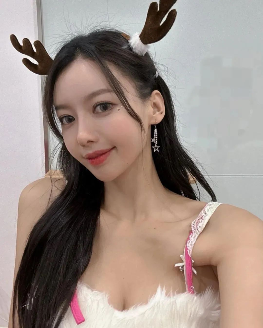 韩国网红yyyoungggggg，甜美又性感的啦啦队女神
