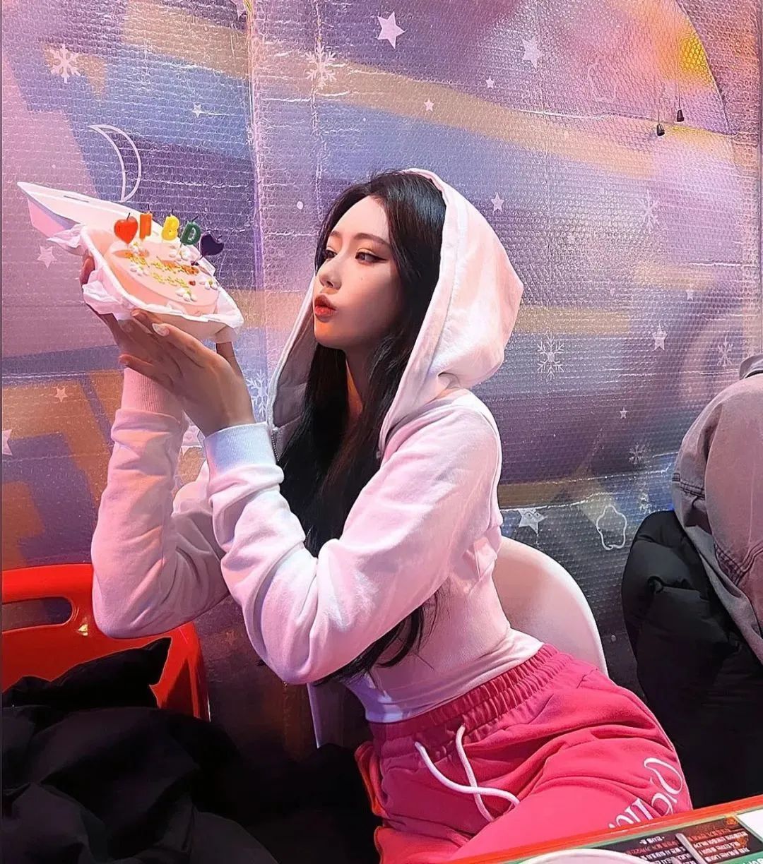 韩国网红李智秀，甜美性感的美女主播