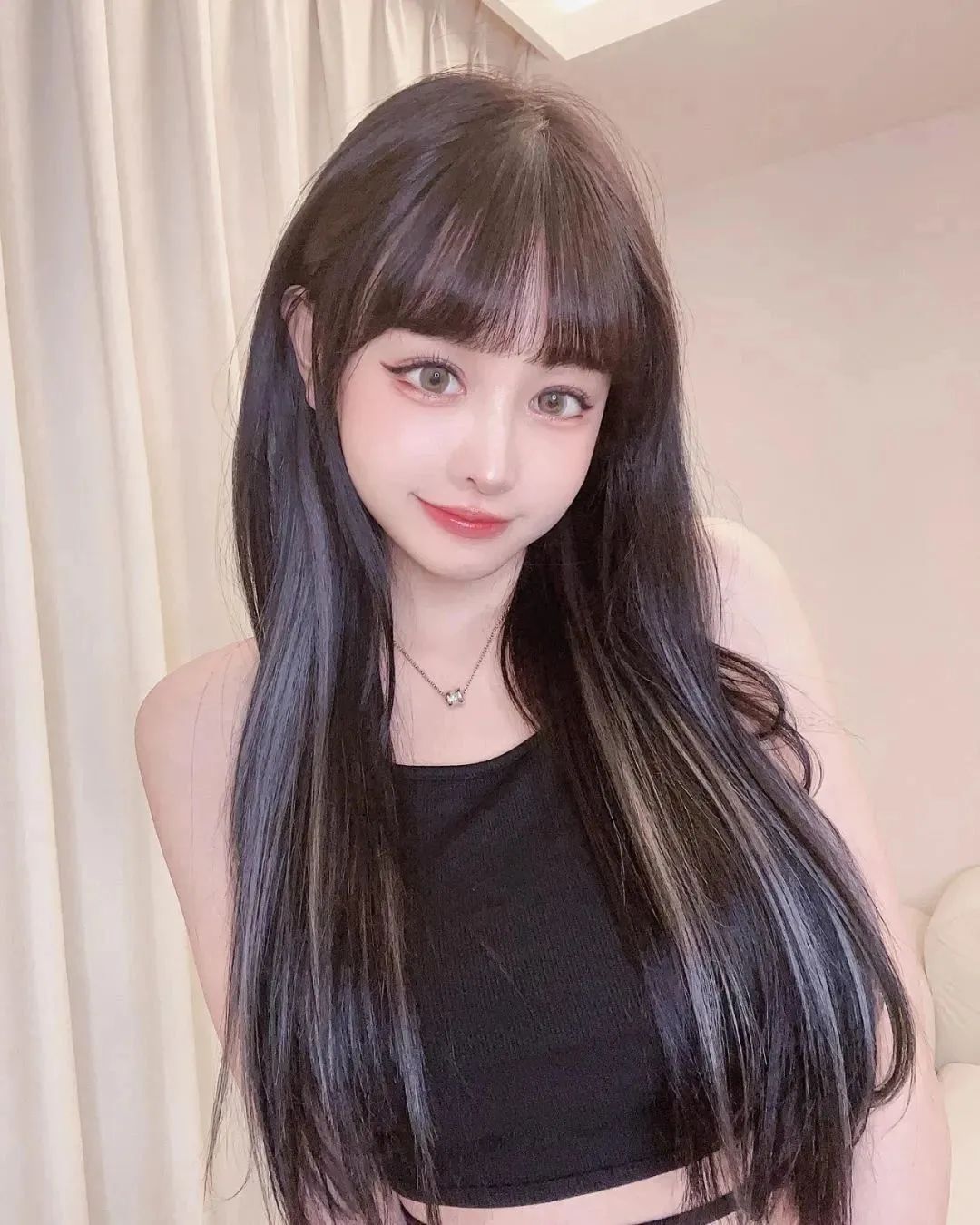 台湾网红王依渟，甜美迷人的气质女神