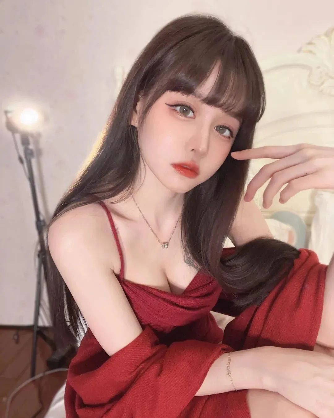 台湾网红王依渟，甜美迷人的气质女神