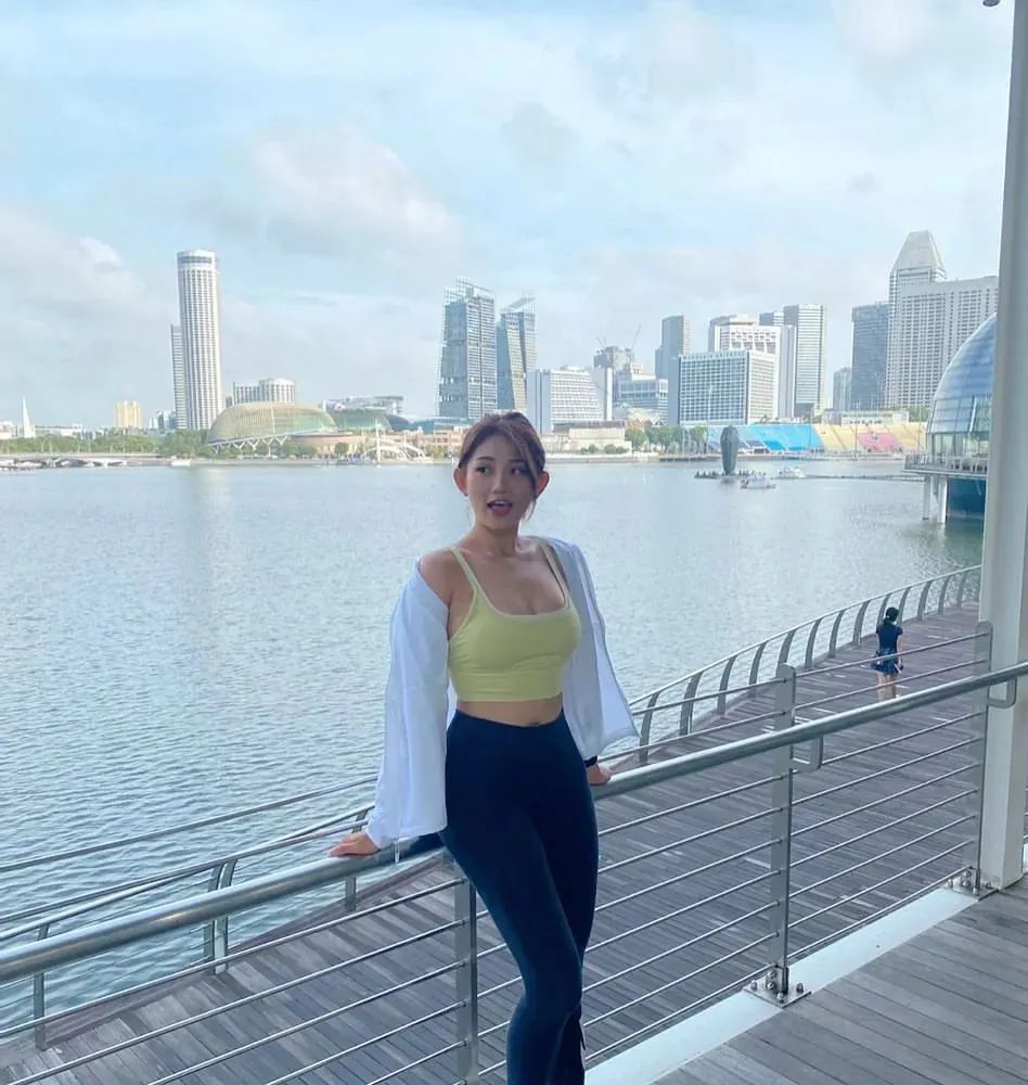 马来西亚网红彩宁，甜美又性感的健身女神