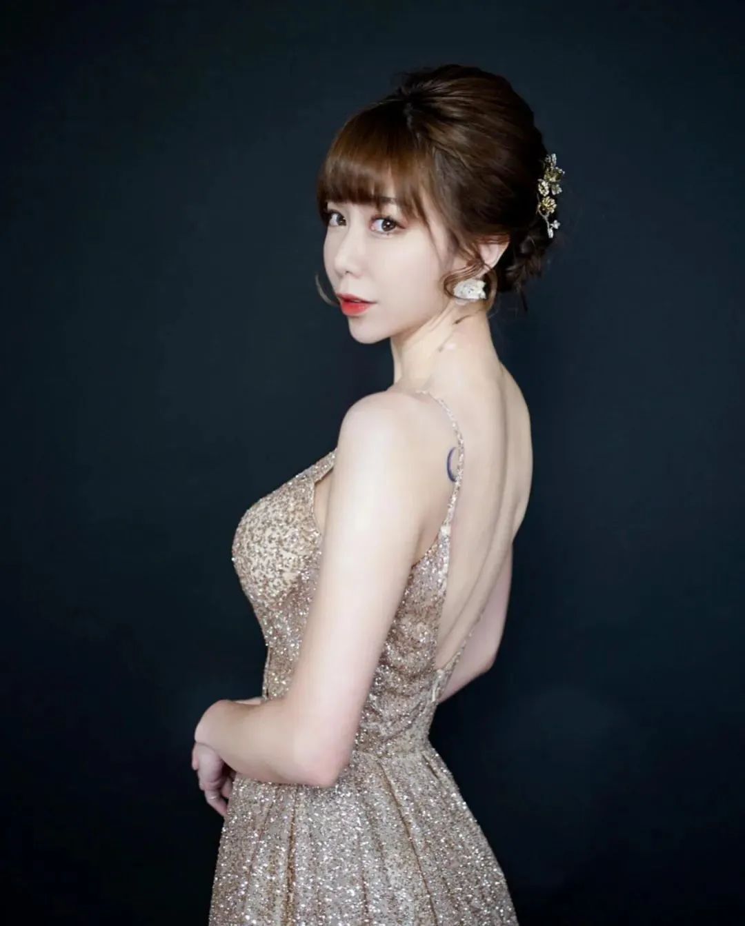 台湾网红董梓甯，甜美又性感的啦啦队女神