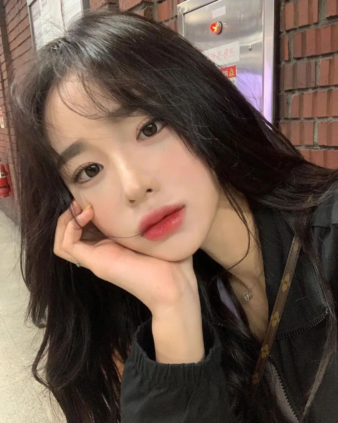 韩国网红suminzz，甜美又性感的美女老板娘