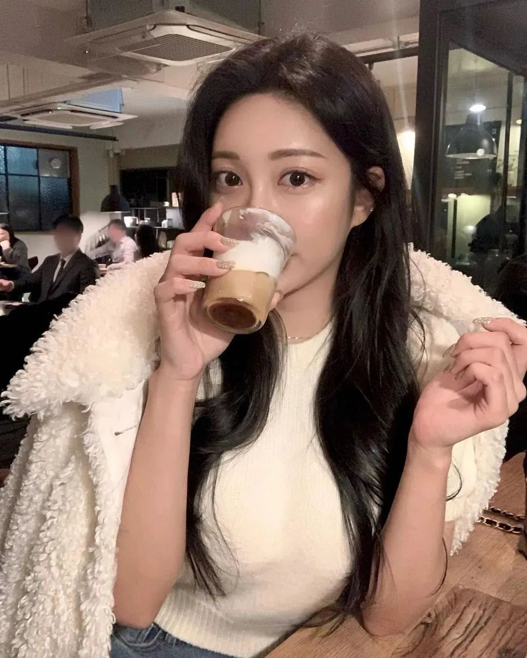 韩国网红seoa，拥有高贵气质且韵味十足的气质女神