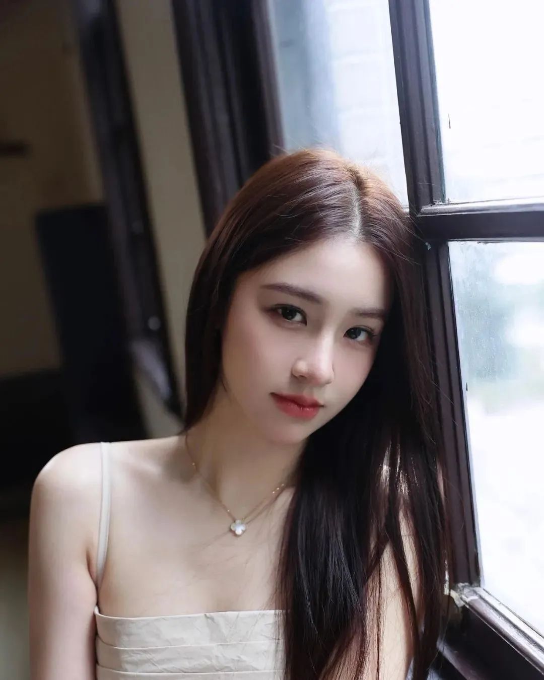 台湾网红李宝猪猪，甜美迷人的御姐范女神