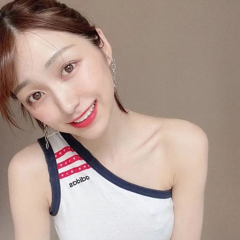 日本网红Minami，拥有“漫画身材”和仙女般容颜的气质女神