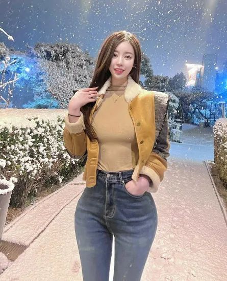 韩国顶级网红美女，身材杠杠的