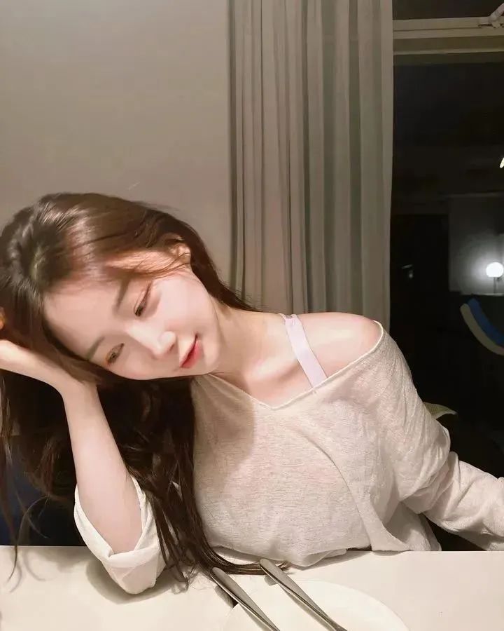 韩国网红 | Asuna，甜美又性感的顶级美女模特