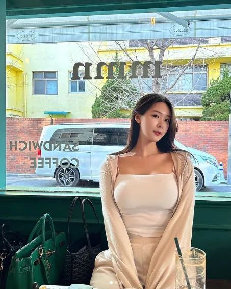 韩国网红 | eunj，甜美又性感的顶级美女模特