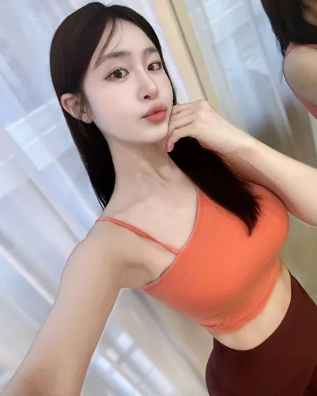 韩国顶级网红美女，甜美又性感的瑜伽女神