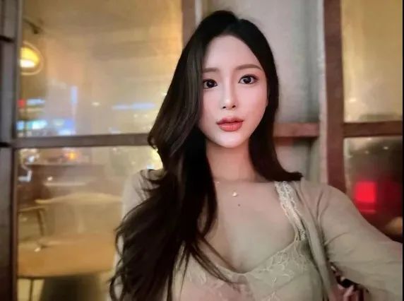 韩国网红 | mminily，甜美又迷人的颜值系女神