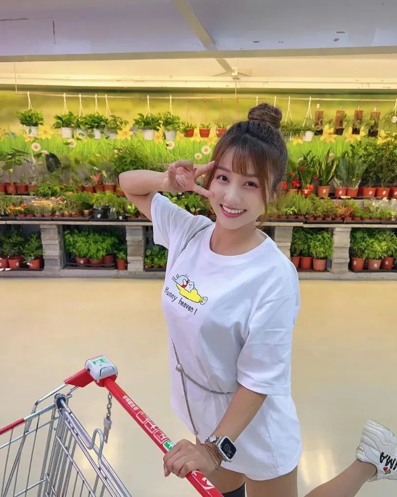 台湾网红 | 邱紫庭，清纯又可爱的啦啦队女神