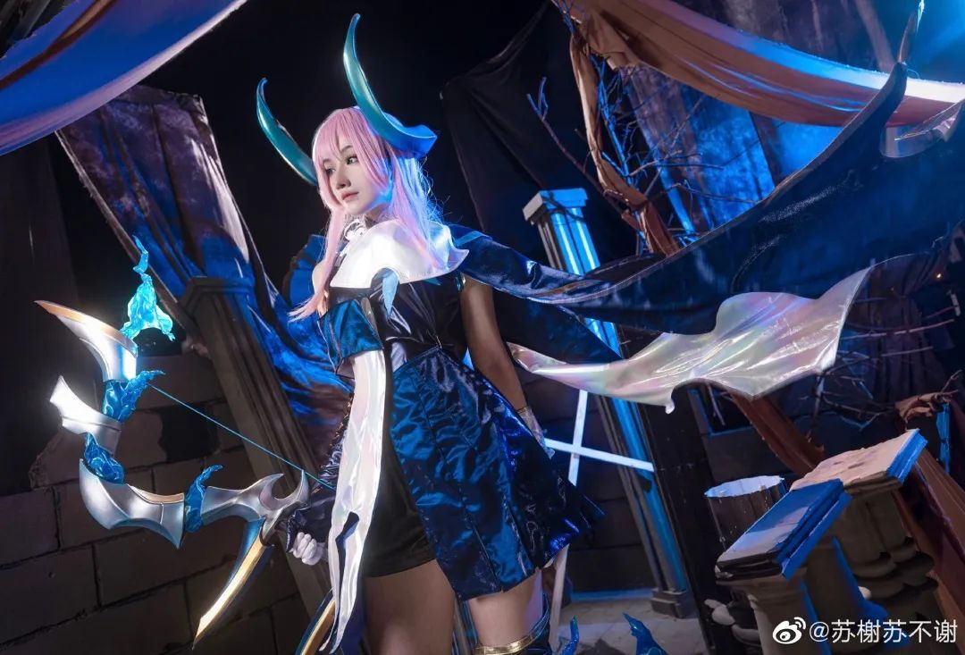 cosplay：英雄联盟  艾希