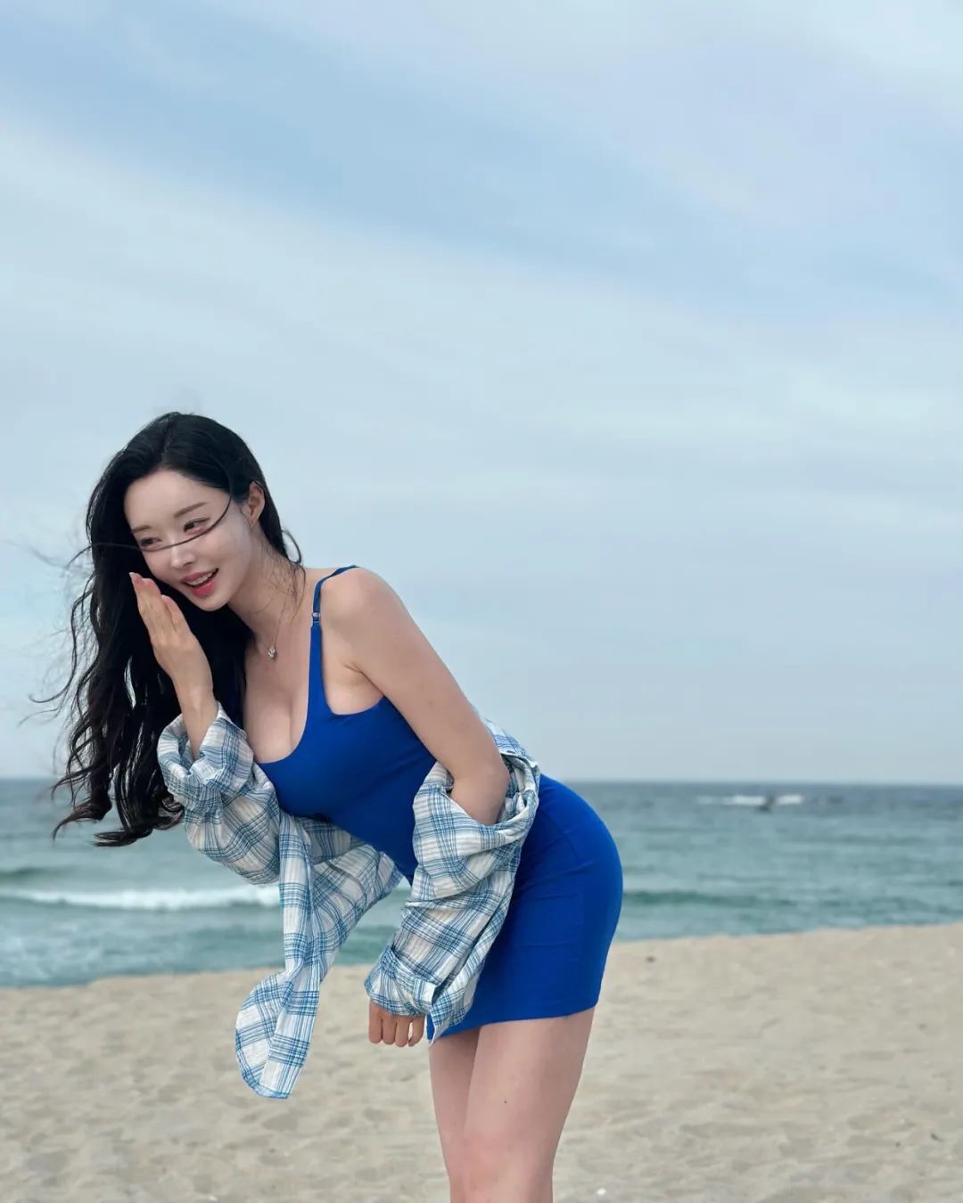 肤白貌美，身材还这么好，真的很白！