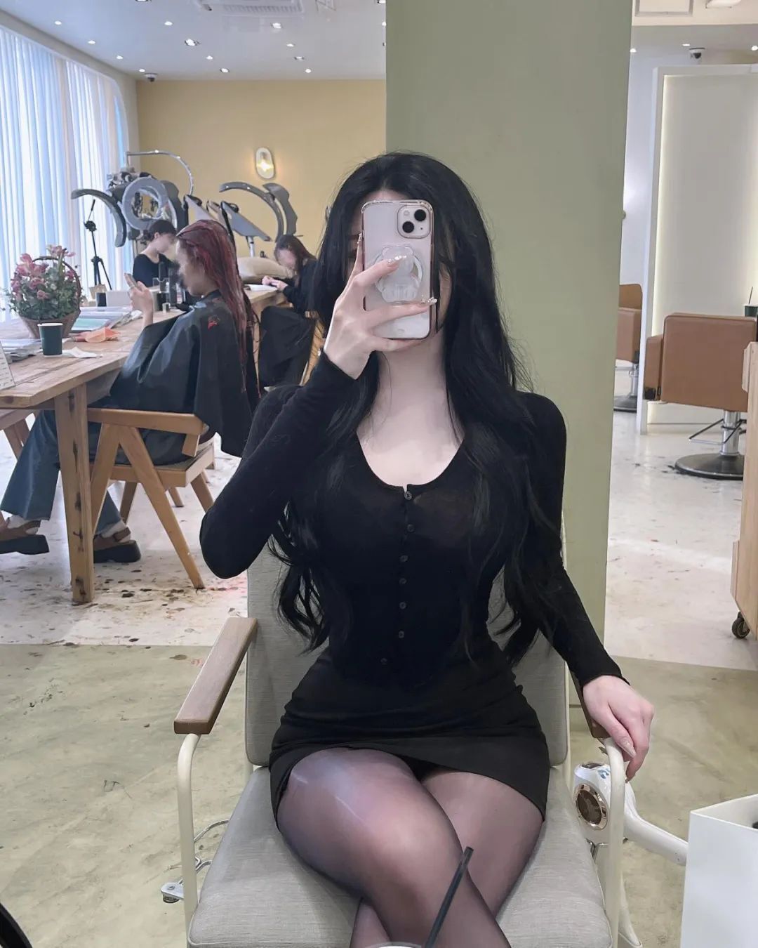 不愧是美女健身博主，这身材男女都爱，谁看了不迷糊啊！