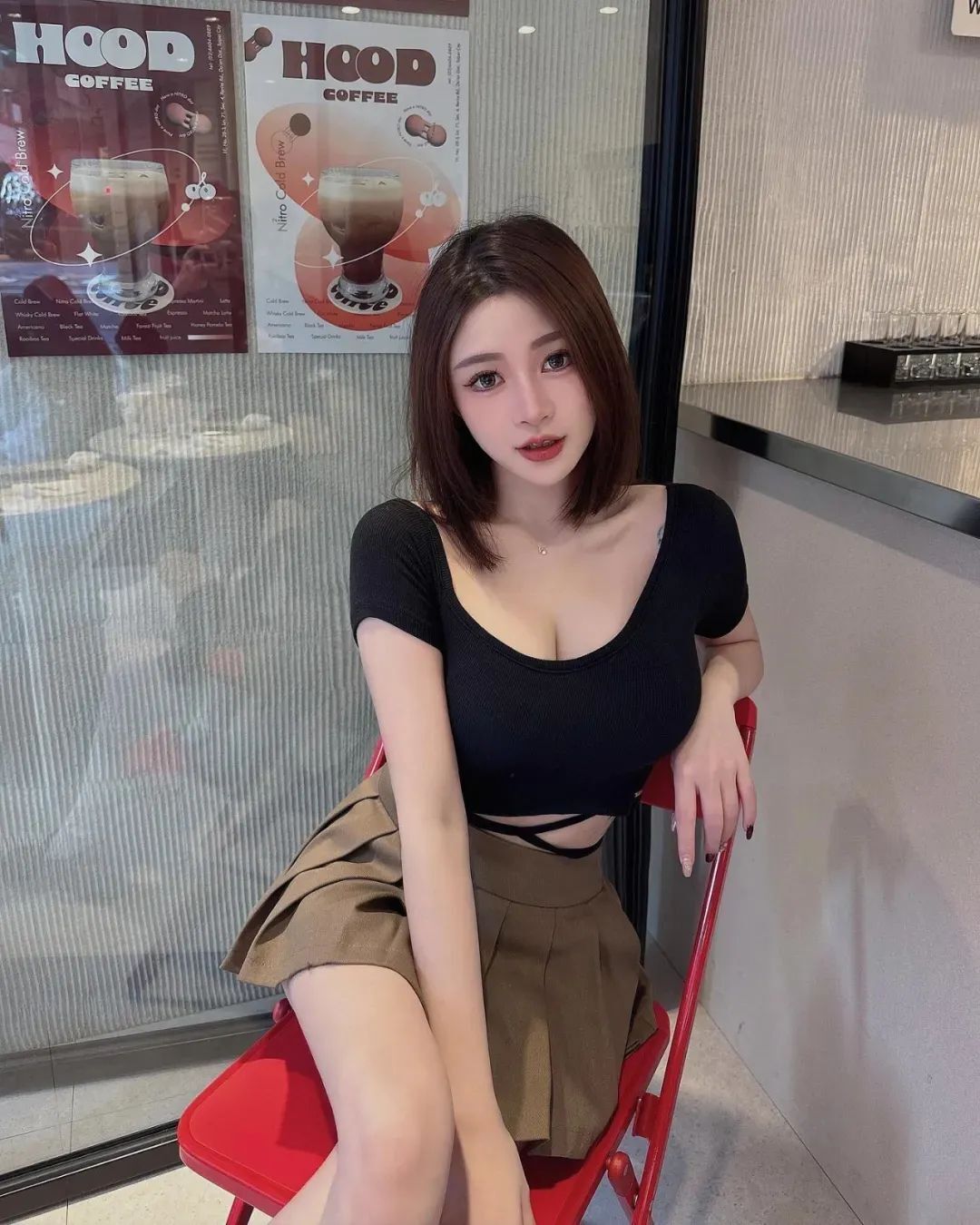 台湾网红 | 咪啦，甜美又性感的顶级美女模特