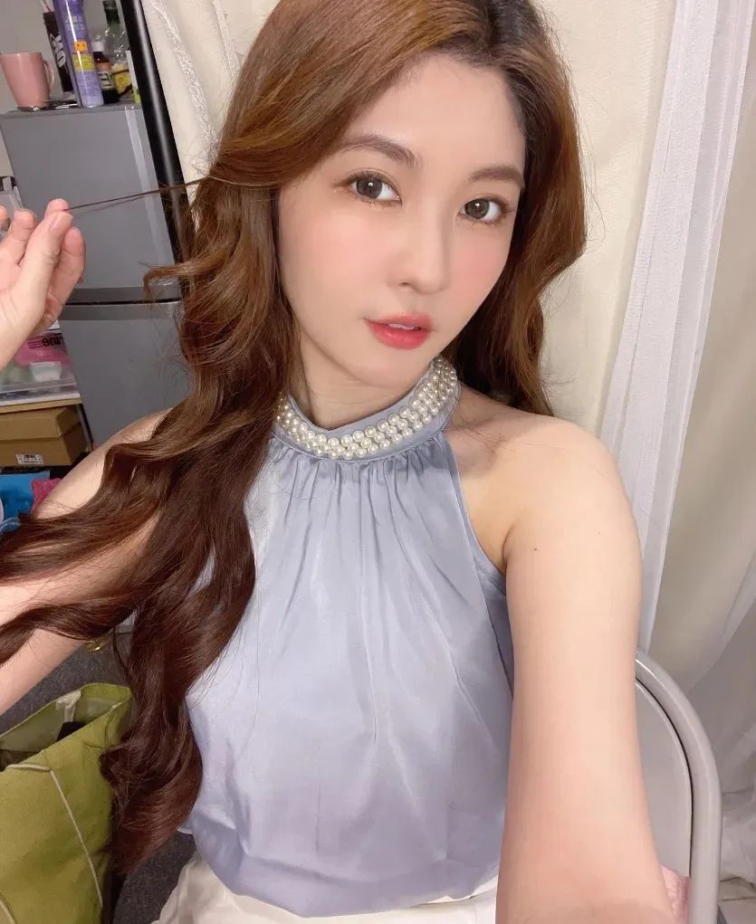 马来西亚网红 | 李蔼蔚，甜美又性感的声乐老师
