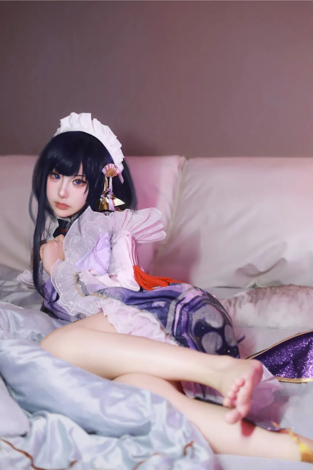 原神cos：黑丝+旗袍，甘雨太漂亮了！裸足女仆雷神，白丝清凉装刻晴真吸睛！