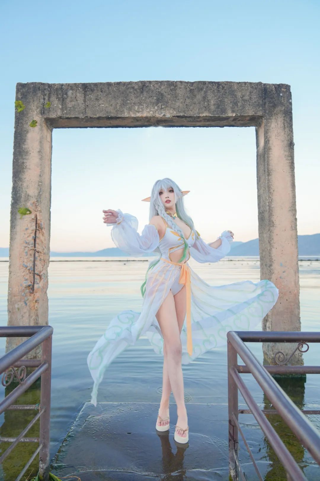 原神cos：裸足+泳装，大草神太漂亮了！旗袍神子，和服绫华，包臀裙申鹤真御！