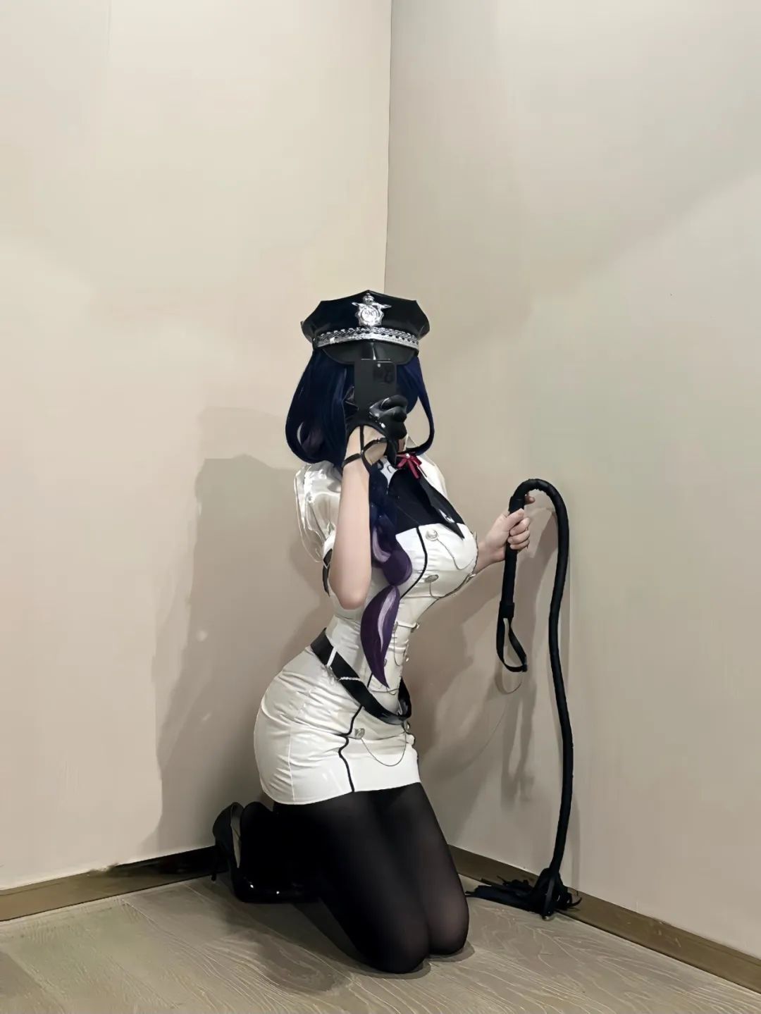 原神cos：皮鞭+制服，OL雷神果然御！丽莎巫女装，兔女郎甘雨涩气拉满！
