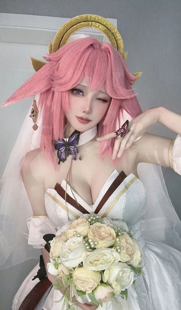 原神cos：雪白婚纱+抹胸，神子大人太御了！女仆甘雨超有气质，泳装刻晴太顶了！