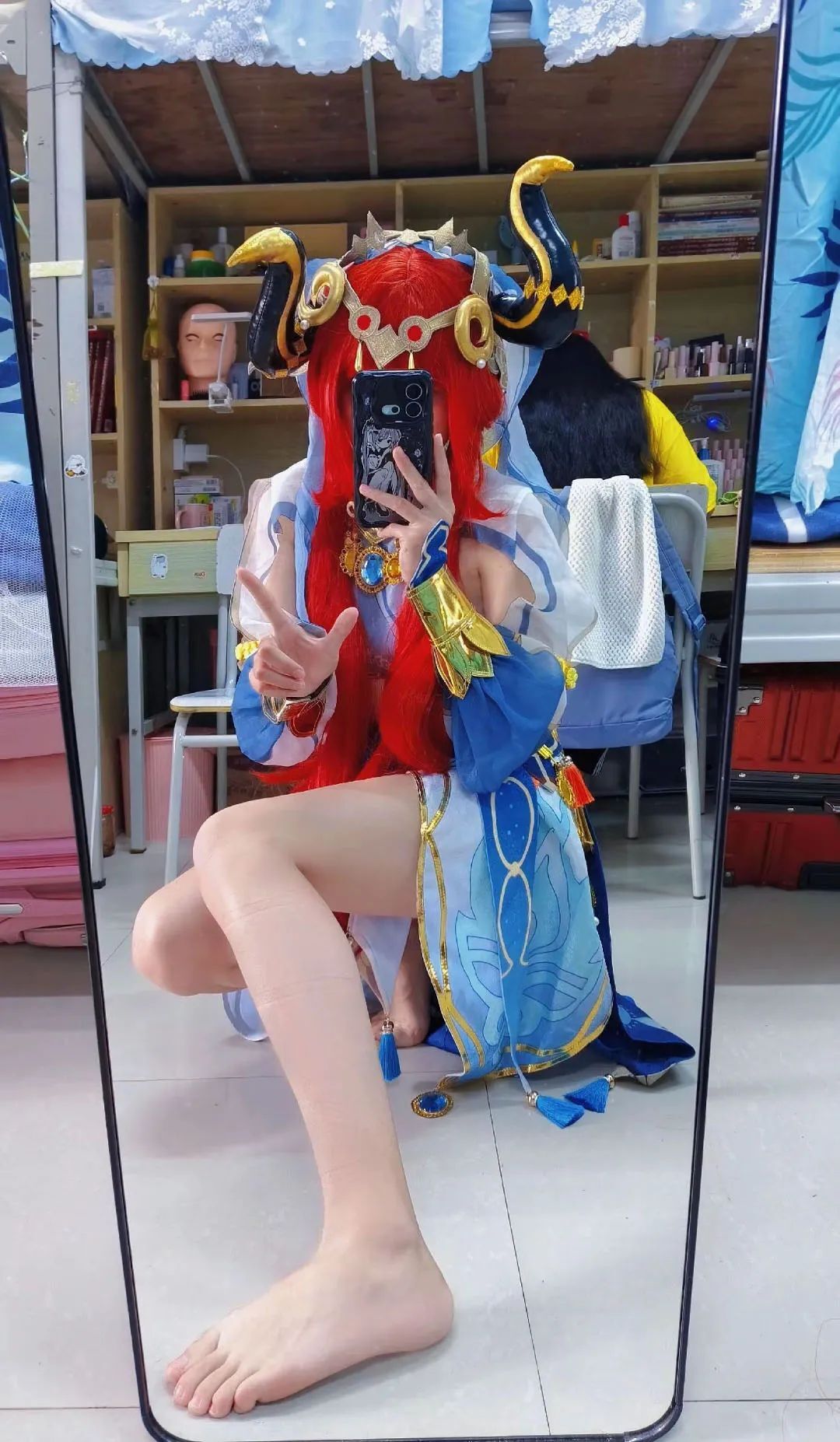 原神cos：白丝+双马尾，女仆装莫娜太可爱了！JK绫华，水手服芭芭拉让人狂喜！