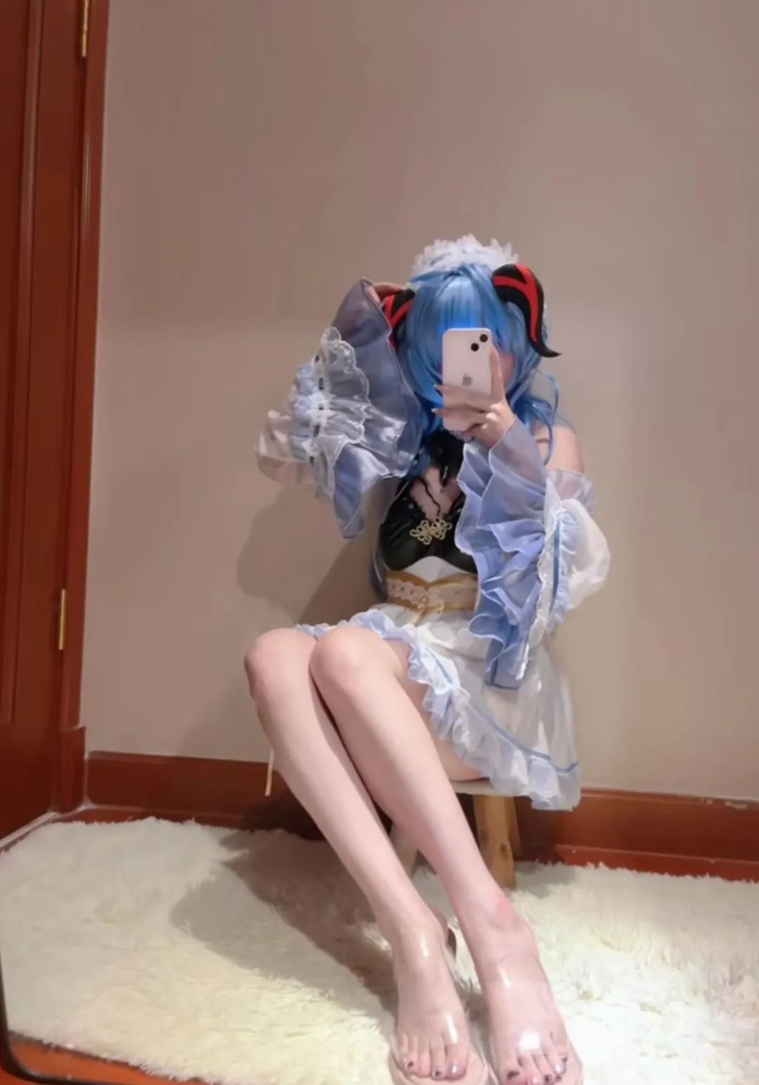 原神cos：水手服JK雷神太美了！白丝花嫁刻晴，小礼服绫华，女仆装甘雨让人狂喜！