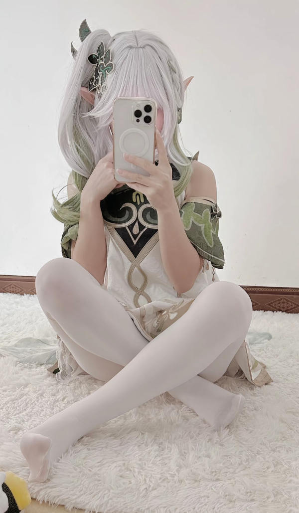 原神cos：女仆装雷神让人狂喜，黑丝荧妹太顶了！白丝高跟鞋归终谁不爱？